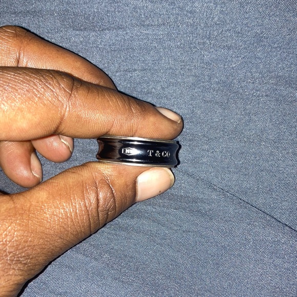 Tiffany & Co. Men's Black and Silver Band - Picture 3 of 5